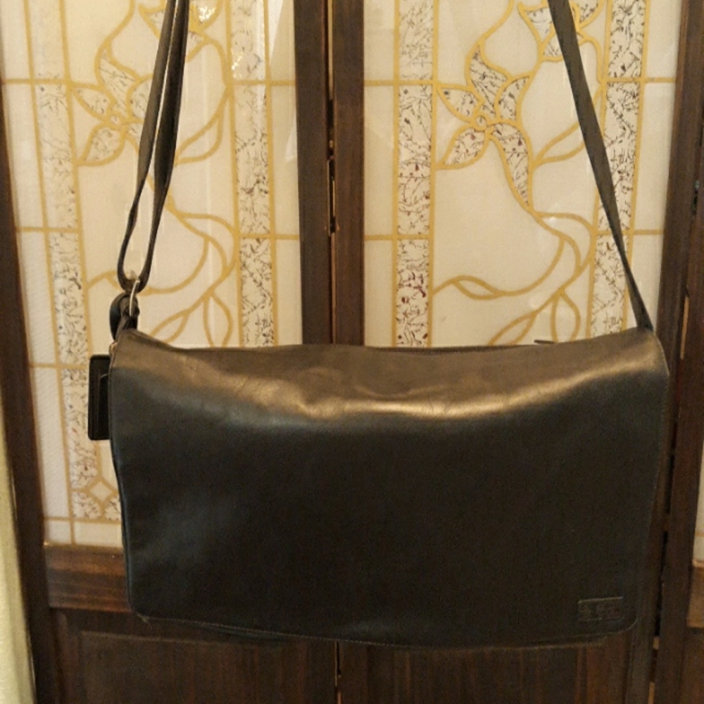 Vintage Penguins unisex Leather Messenger Business Bag 17x11x6